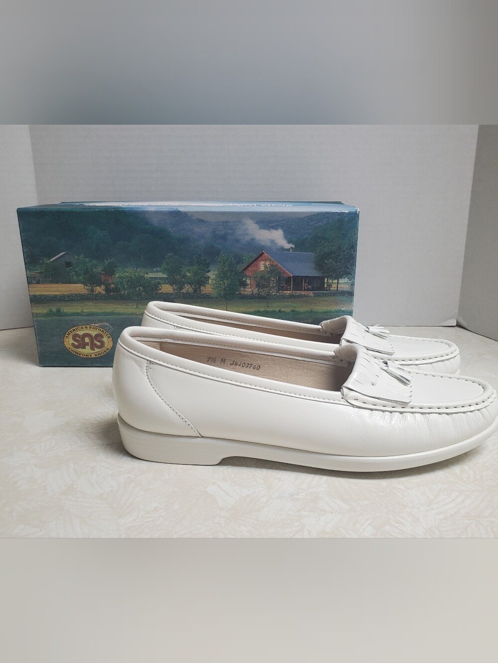 NIB SAS White Leather Tassel Loafers for Women